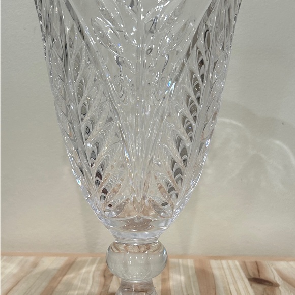 Mikasa Parkridge footed Crystal Vase - Picture 2 of 5